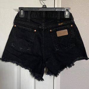 Women’s Wrangler Reworked Black Shorts
